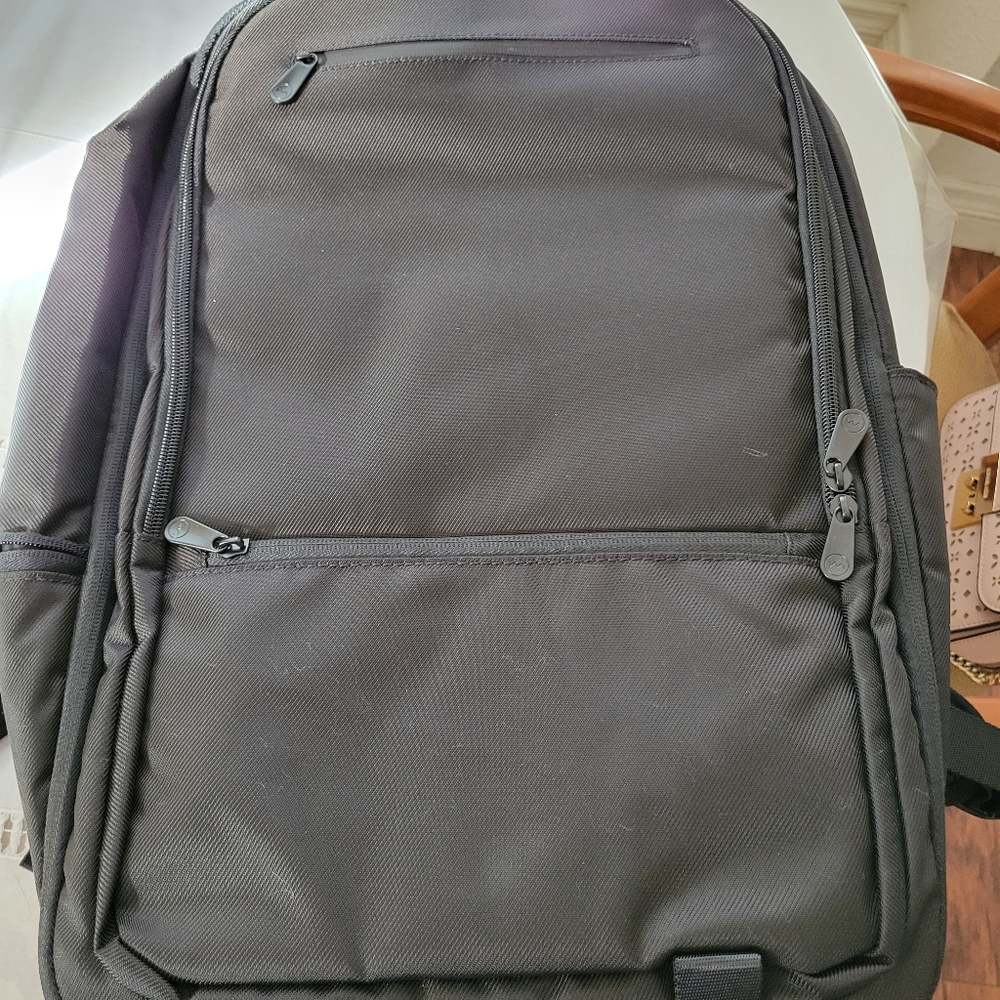 COPY - It is a nice backpack with a laptop compartment, it has a compartment fo…